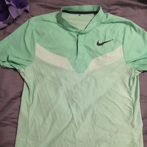 Men’s golf shirt